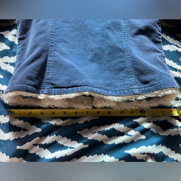 Sashimi blue soft Corduroy jacket w/pockets. Soft, silky white fur-like collar. - Picture 13 of 14